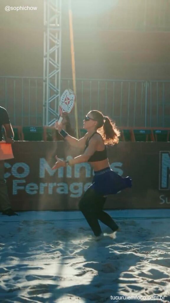 04 sophia chow salto para saque beach tennis