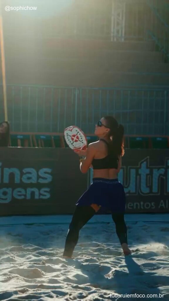 04 sophia chow salto para smash beach tennis